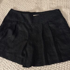 LOFT black flowy shorts with White Dots, pleats and pockets
